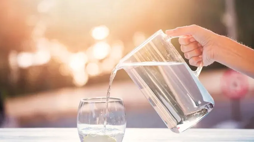 Quanta acqua bere al giorno per un corretta idratazione